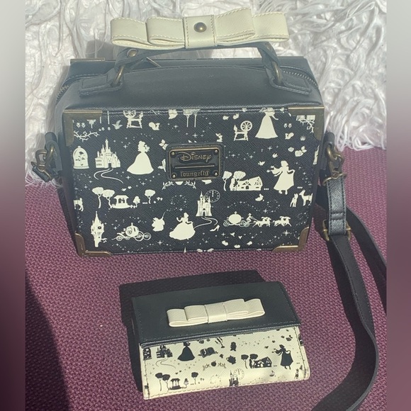 Sale!🔥 2pc Loungefly Disney Princesses bag Black & White, Box Crossbody & WALLET - Picture 1 of 4